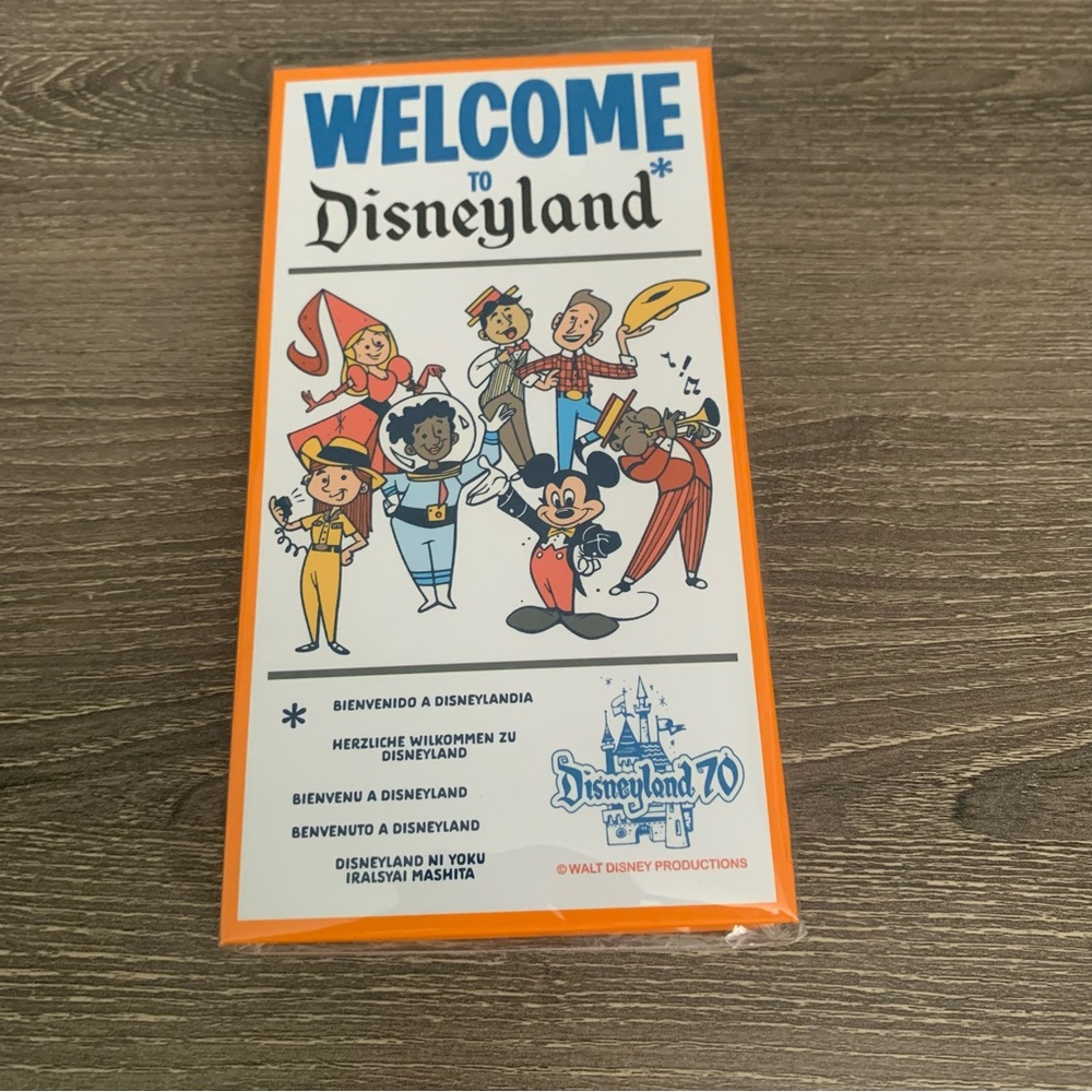 Disneyland 70th Anniversary Vault Commemorative E-Ticket Book Post-It notes